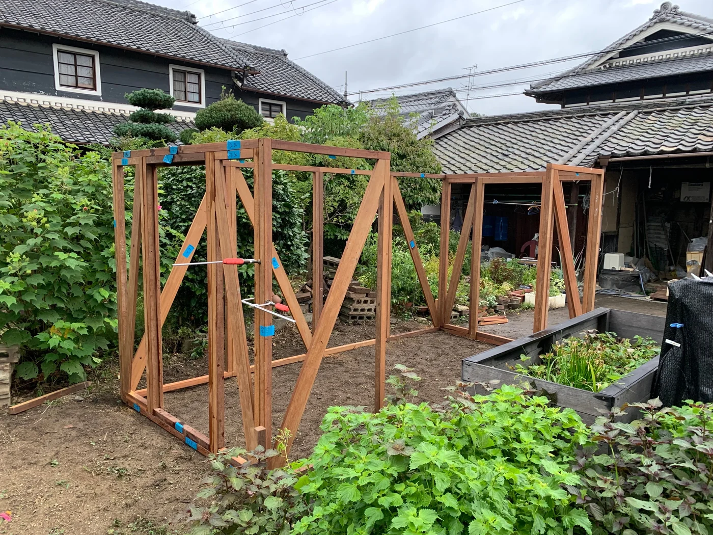 被覆材を張る前の木製骨組み